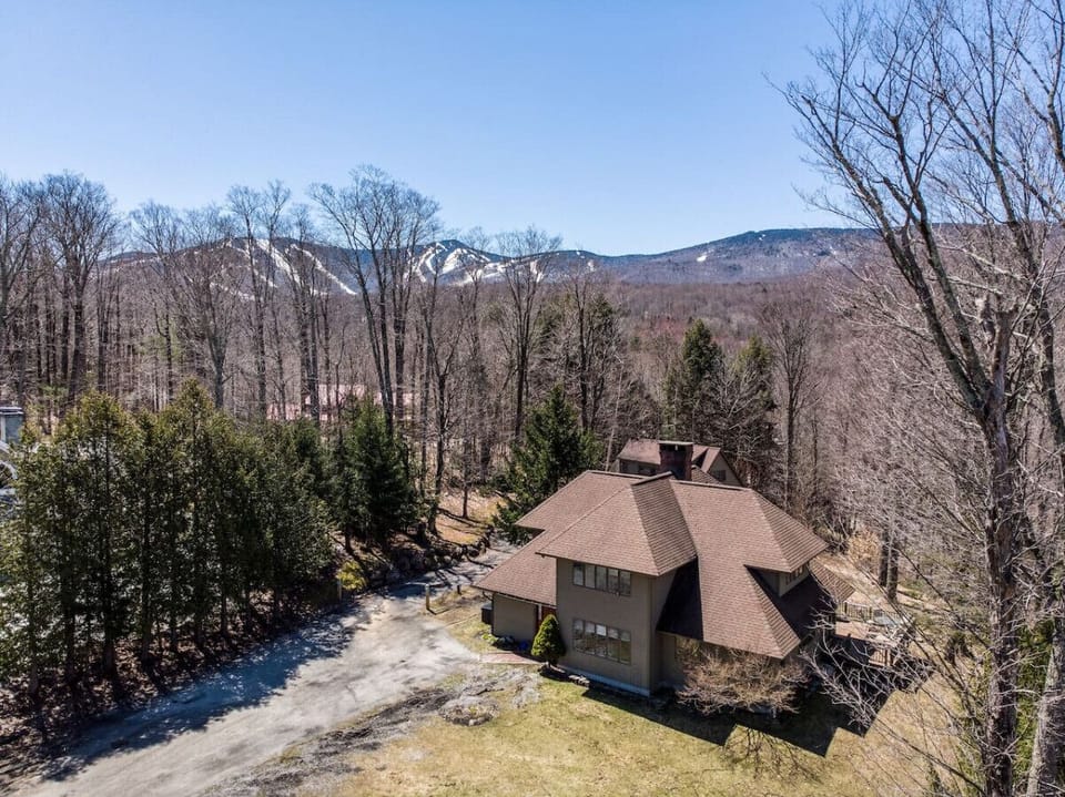 Warm and inviting home just minutes from Killington Mountain.