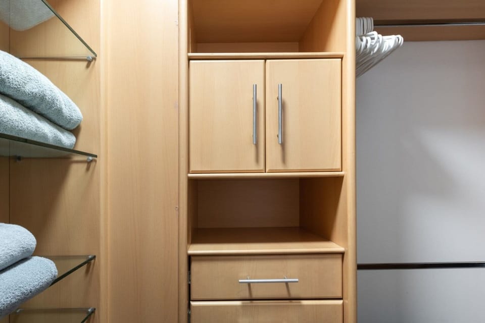 Luxury Apartment | WiFi (free), bed sheets