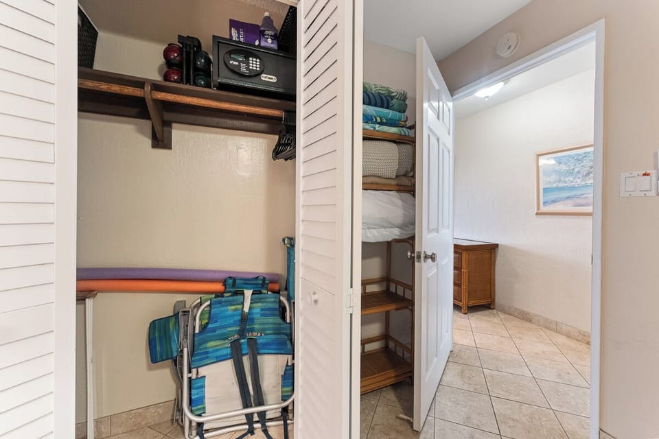 Closet w/safe for storing your valuables.