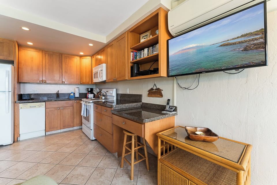 Built-in Desk Area