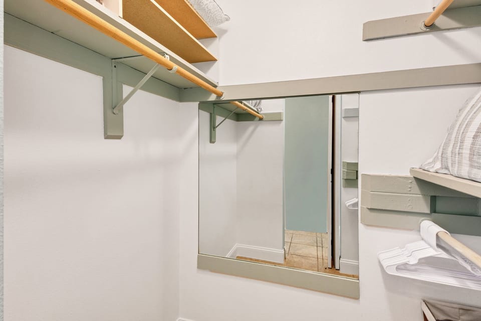 Walk in closet