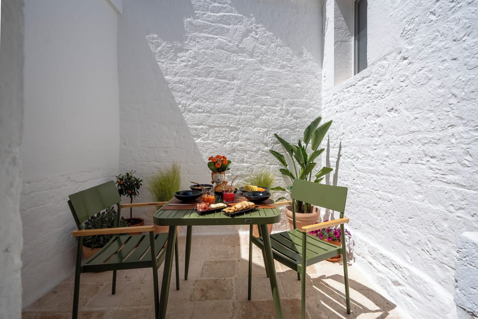Luxury Suite, 1 King Bed | Terrace/patio