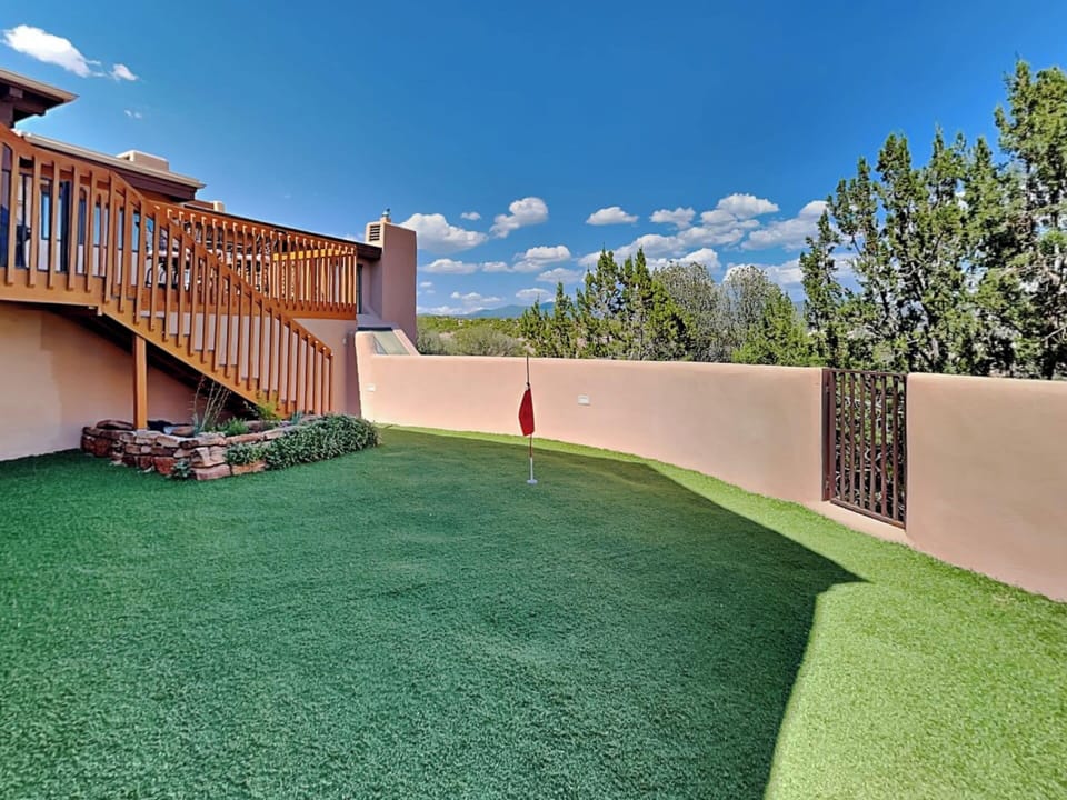 House (4 Bedrooms) | Property amenity