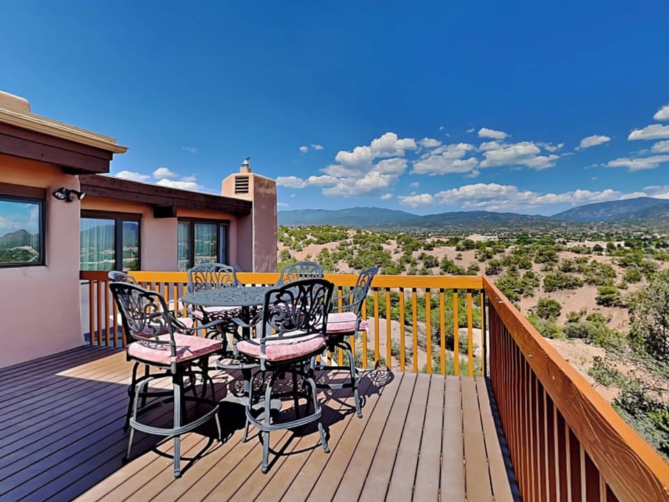 House (4 Bedrooms) | Property amenity