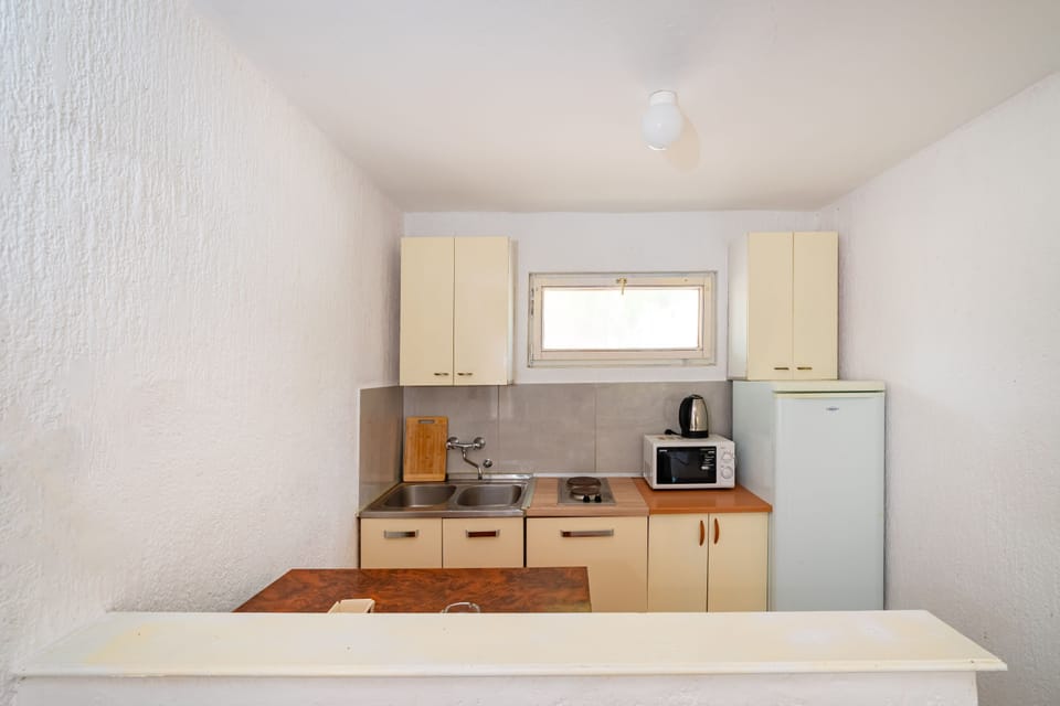 Apartment, 2 Bedrooms, Balcony, Garden View | Private kitchen