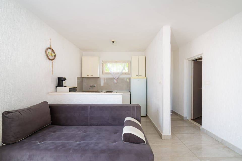 Apartment, 2 Bedrooms, Balcony, Garden View | Living area