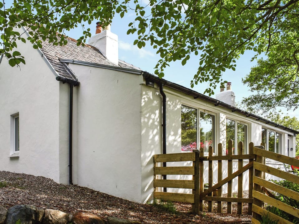 Exterior | Half Of 2, Torrin