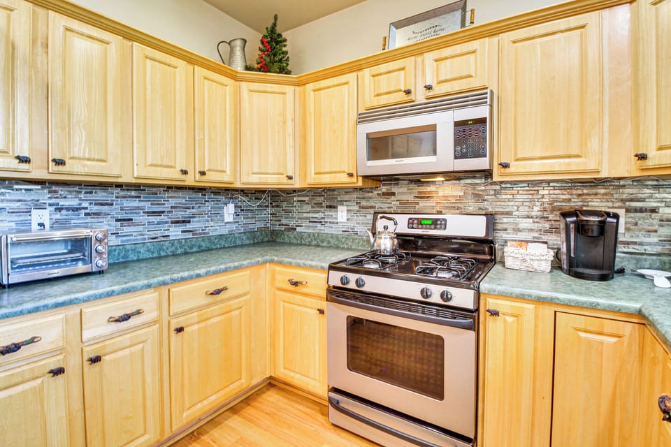 Kitchen | Dishwasher | Toaster Oven