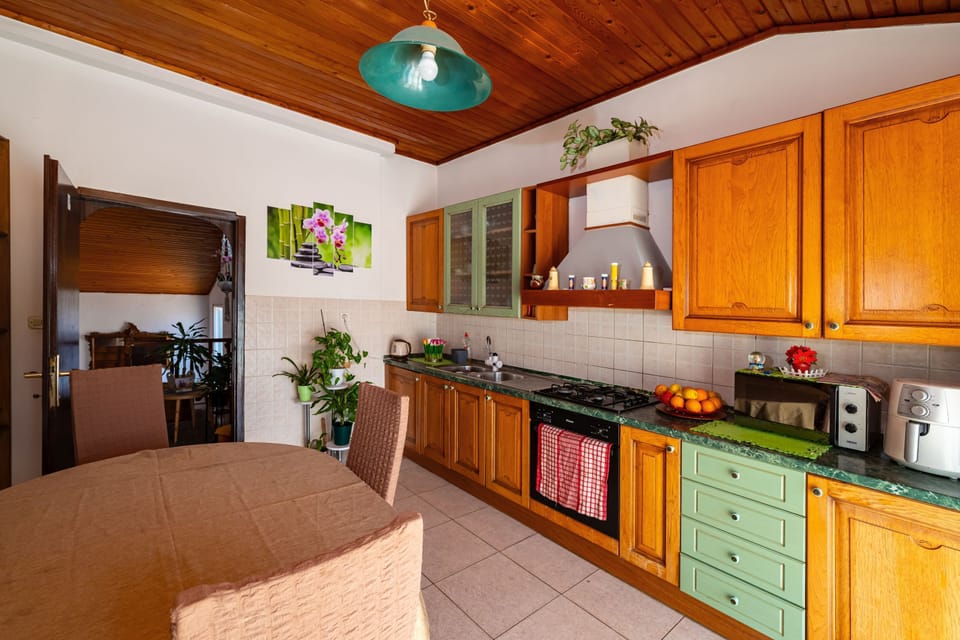 Apartment, 1 Bedroom, Balcony, Garden View | Private kitchen