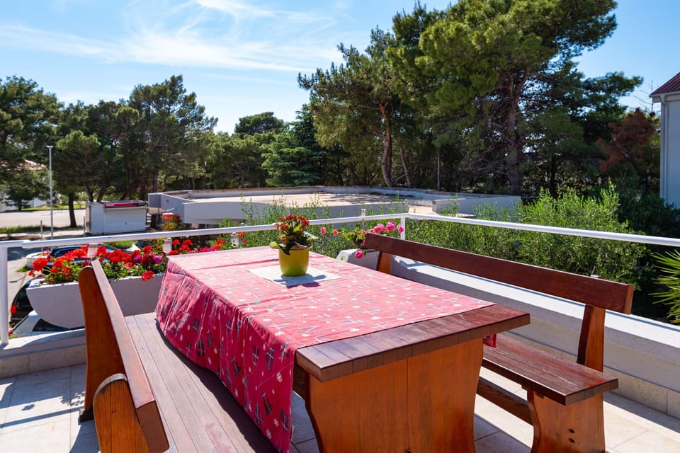 Apartment, 1 Bedroom, Balcony, Garden View | Outdoor dining