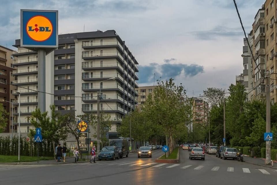 Building View, Lidl Side