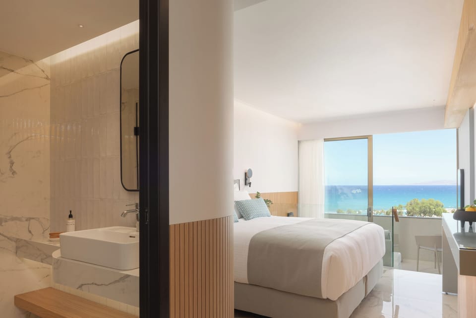 Premium Sea View Room | Hypo-allergenic bedding available, in-room safe, soundproofing