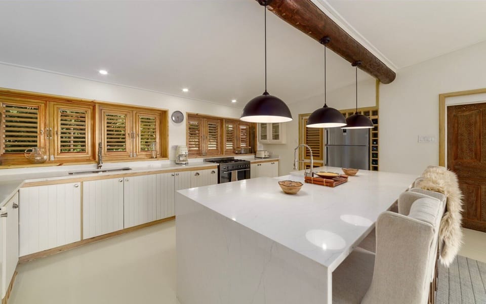 The beautiful kitchen with all the appliances you'd need on vacation