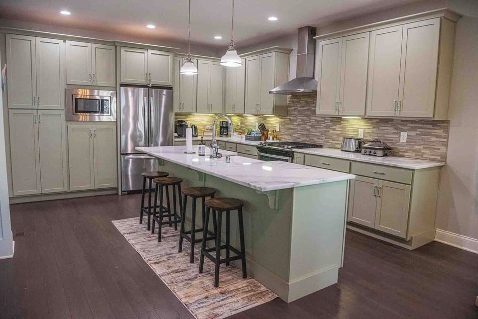 Full Kitchen