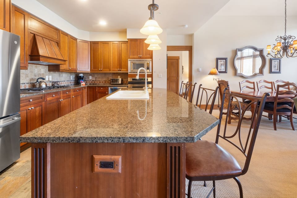 Condo, 3 Bedrooms | Private kitchen | Fridge, toaster