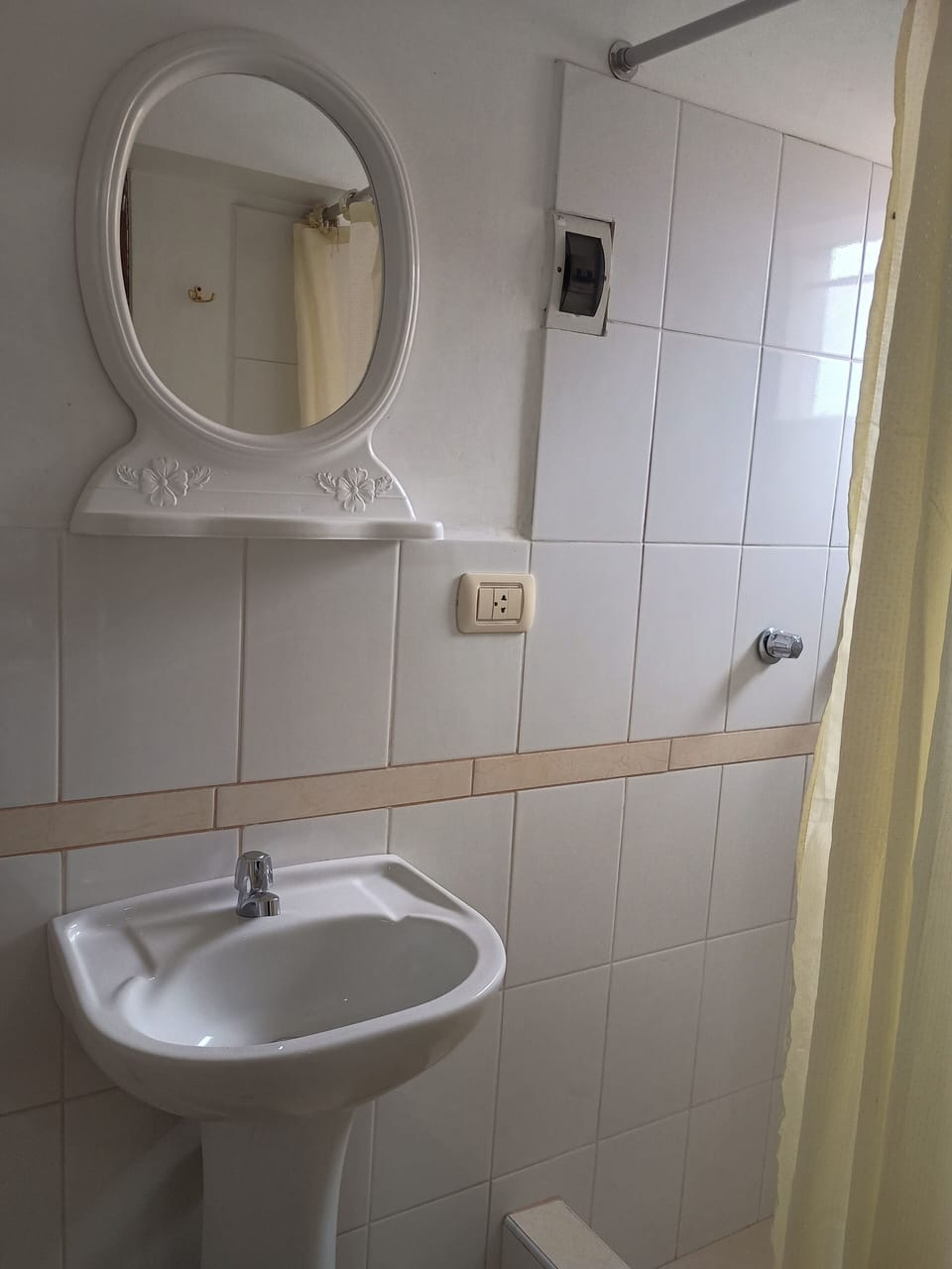 Standard Triple Room, Multiple Beds | WiFi (free), bed sheets
