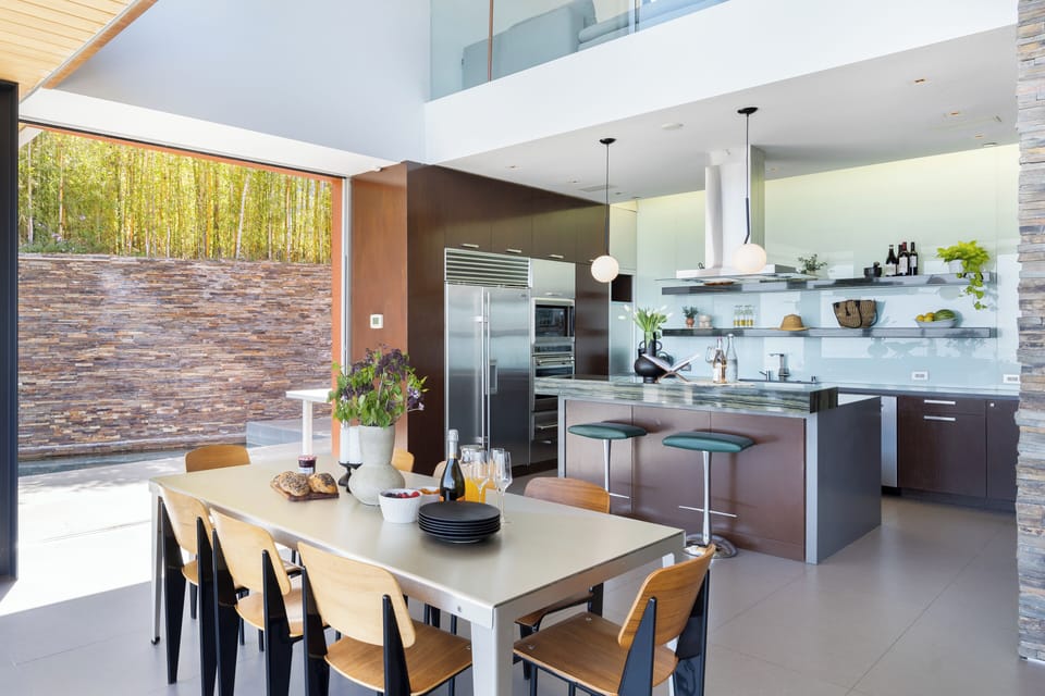 Kitchen and dining area.