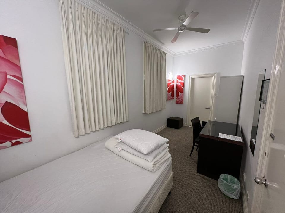 Double Private Room with shared bathroom | Desk, laptop workspace, free WiFi