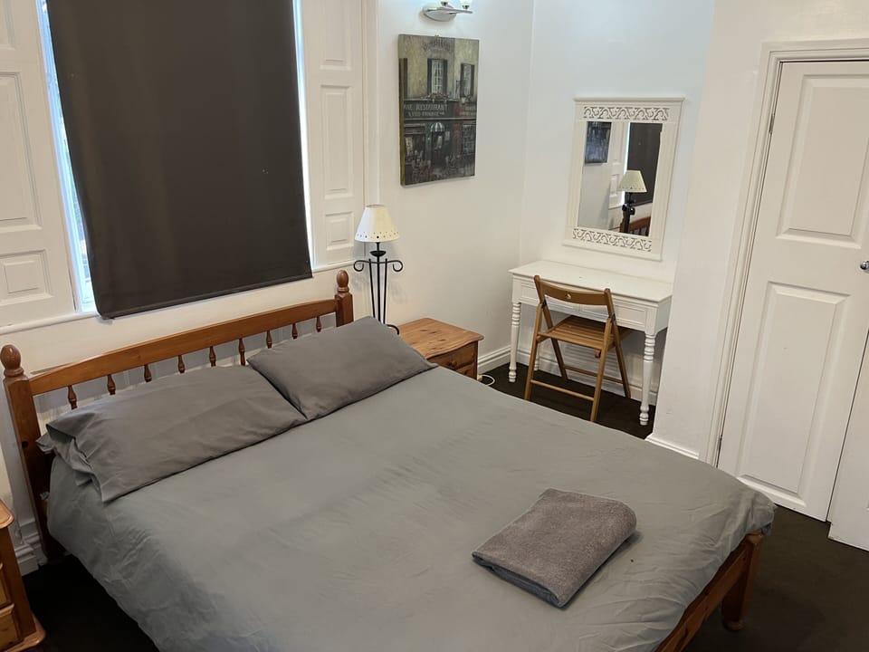 Standard Double Room, Ensuite | Iron/ironing board, free WiFi, bed sheets