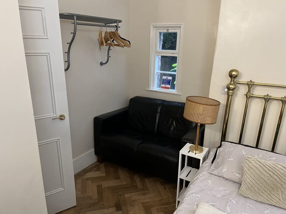 Double Room, Ensuite (Large) | Iron/ironing board, free WiFi, bed sheets