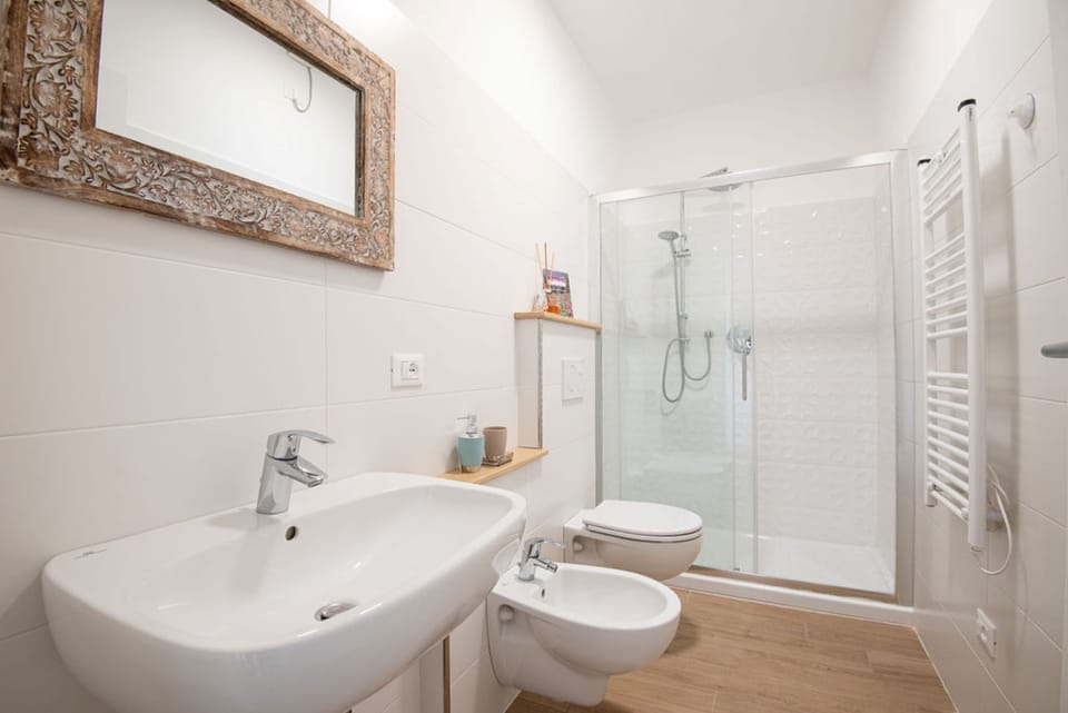 Condo, 1 Bedroom, Ground Floor | Bathroom | Shower, hair dryer, bidet, towels