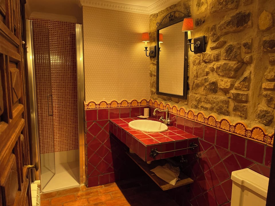 Manor Suite # 1 | Bathroom | Free toiletries, hair dryer, towels, soap
