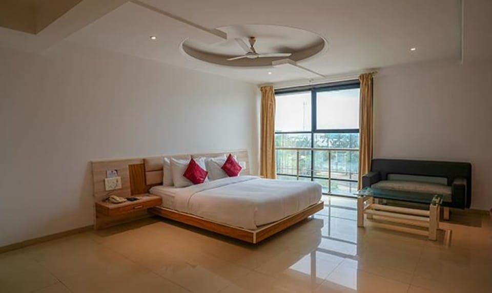 Deluxe Room | Egyptian cotton sheets, premium bedding, in-room safe, free WiFi