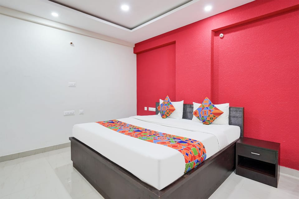 Deluxe Room | Egyptian cotton sheets, premium bedding, in-room safe, free WiFi