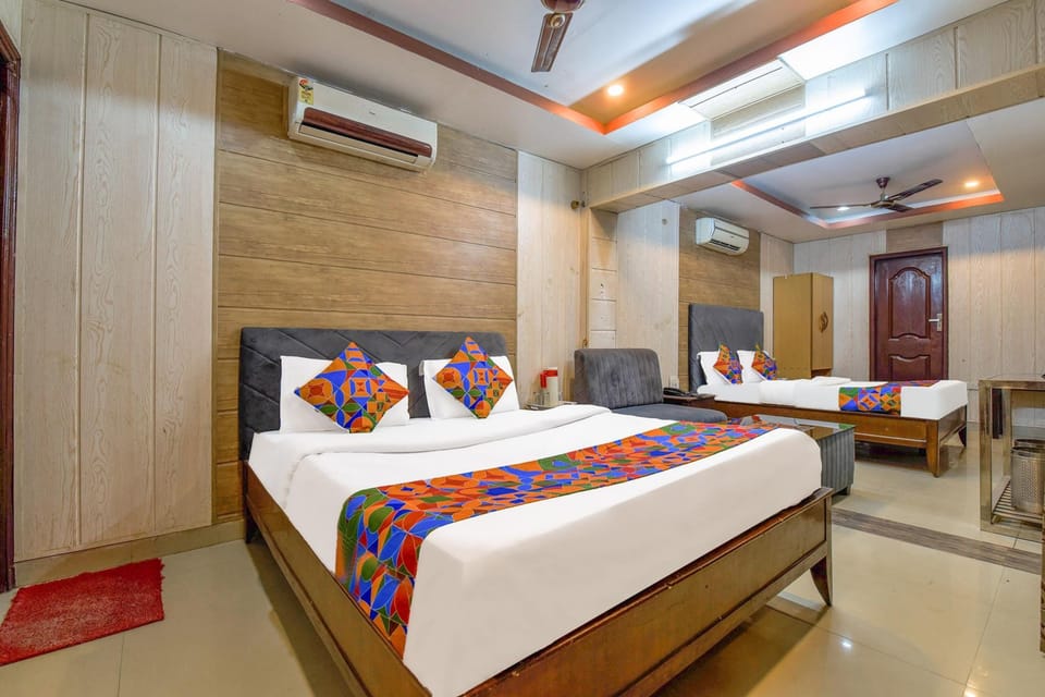 Egyptian cotton sheets, premium bedding, in-room safe, free WiFi