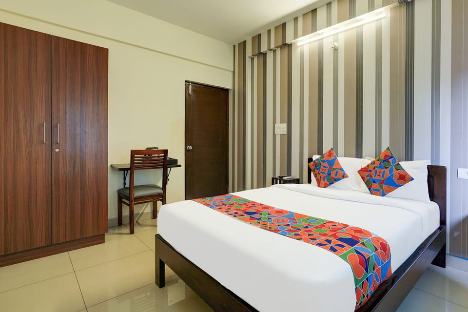 Egyptian cotton sheets, premium bedding, in-room safe, free WiFi