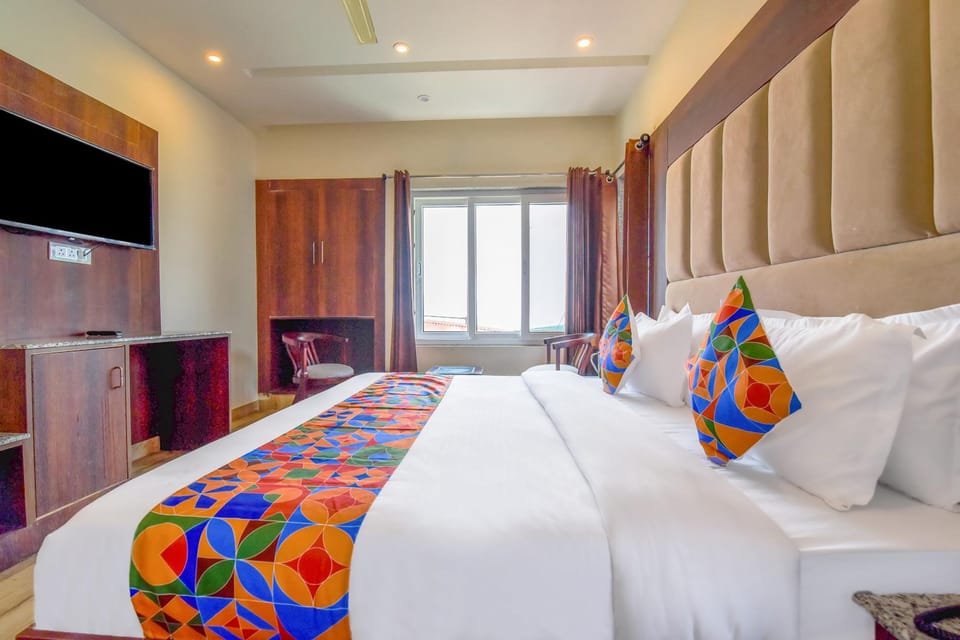 Egyptian cotton sheets, premium bedding, in-room safe, free WiFi