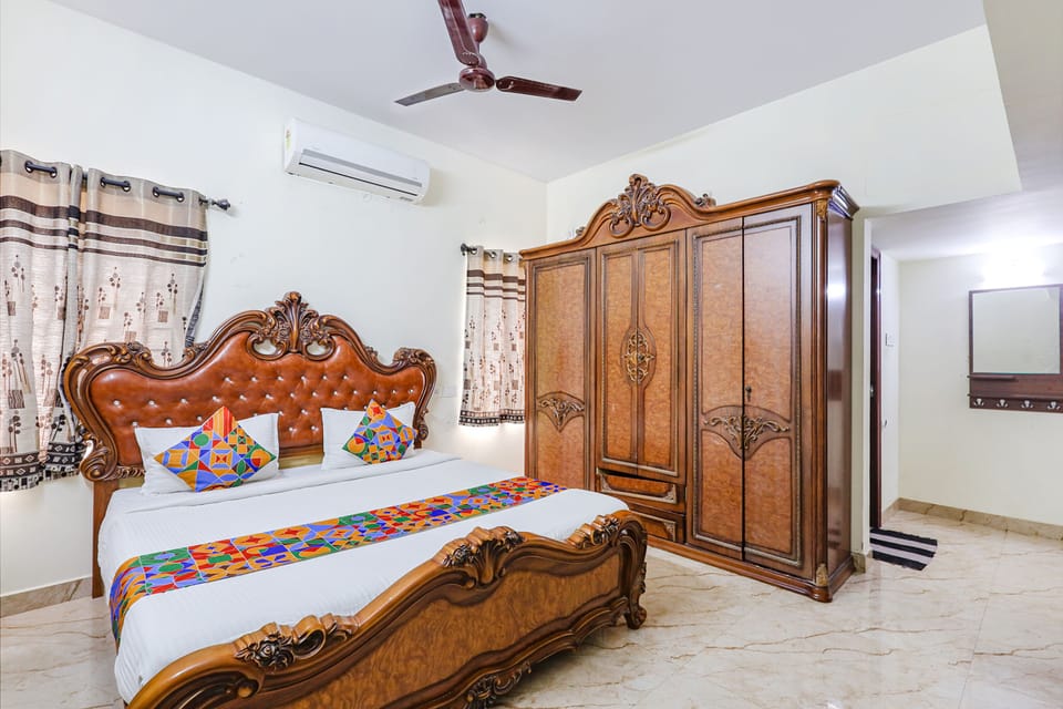Egyptian cotton sheets, premium bedding, in-room safe, free WiFi