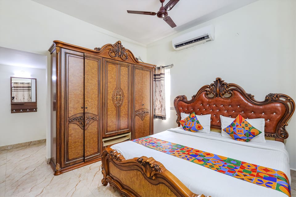 Egyptian cotton sheets, premium bedding, in-room safe, free WiFi