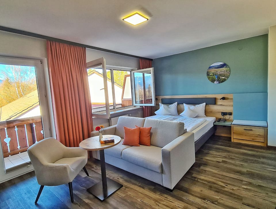 Comfort Double Room | Hypo-allergenic bedding, desk, laptop workspace, blackout drapes
