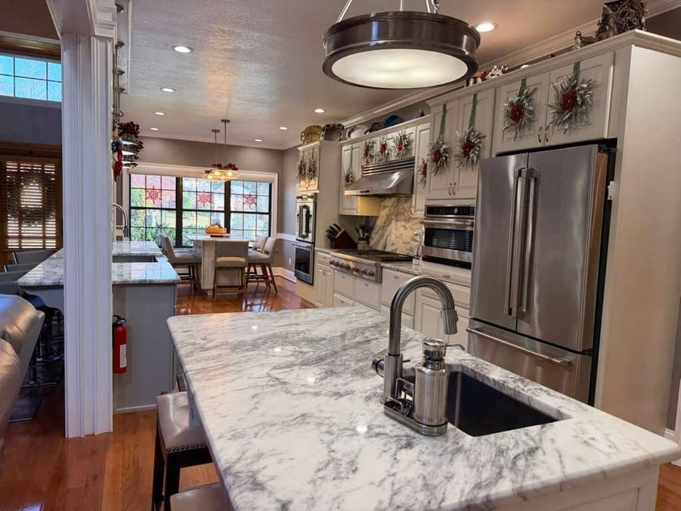 No stress holiday meals! This kitchen is fully equipped with every tool and high-end appliance needed to host a spectacular, memorable Christmas dinner.