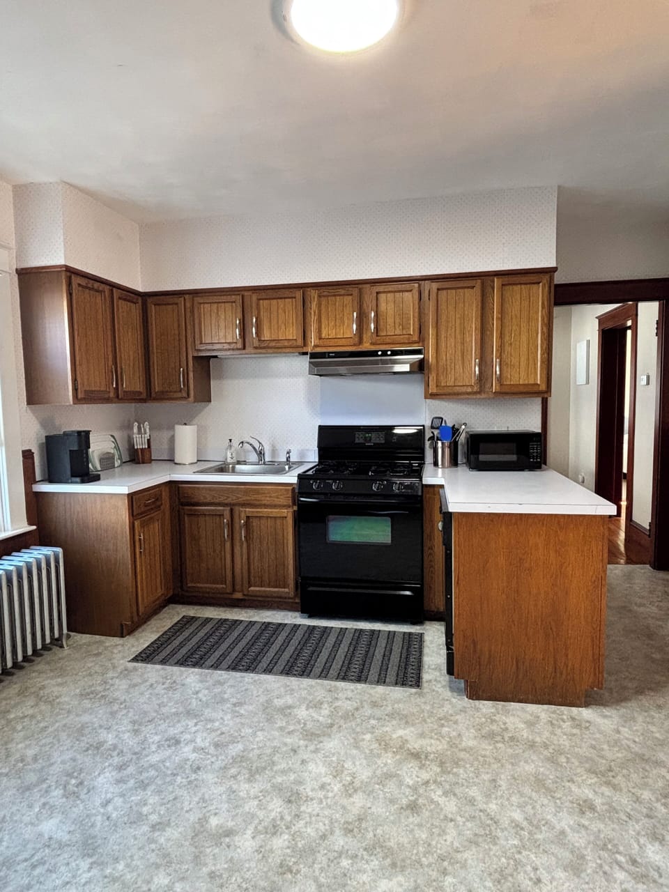 Full kitchen