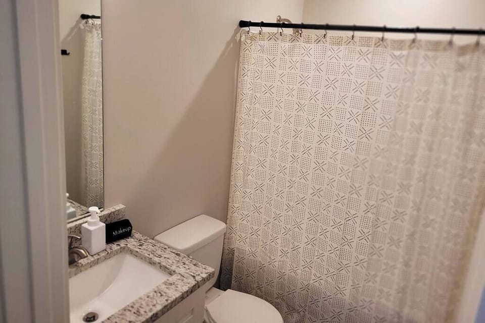Full Bath on Second Floor 