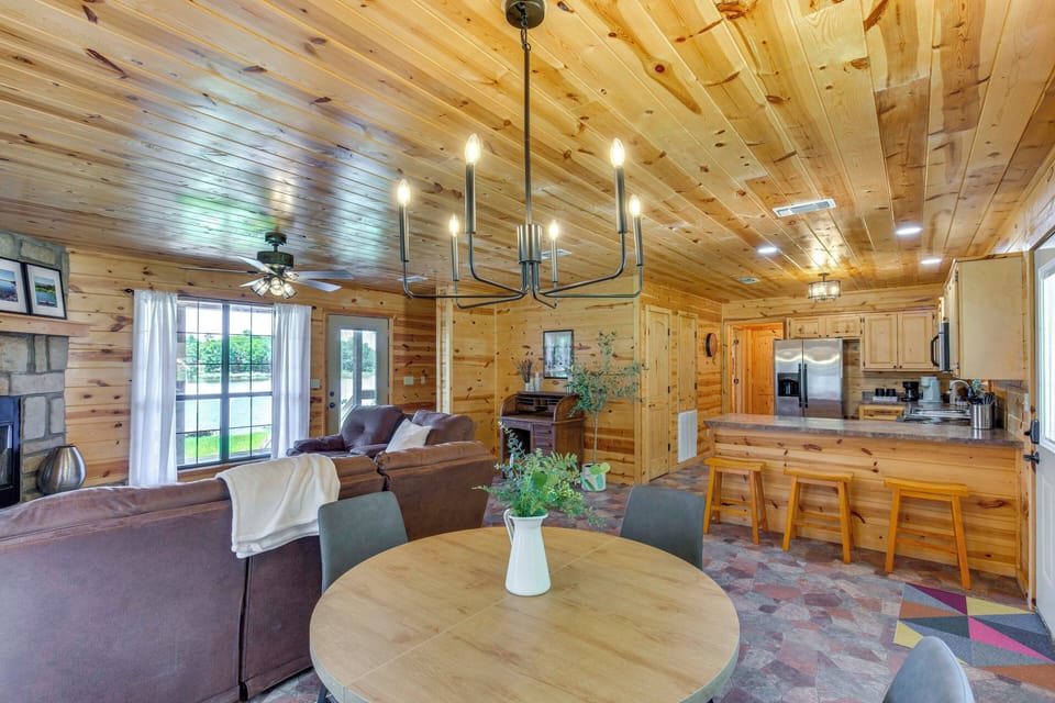 House (3 Bedrooms) | Interior