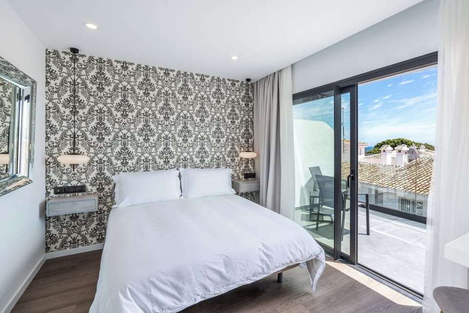 Superior Double Room, 1 King Bed, Terrace, Sea View | Premium bedding, in-room safe, blackout drapes, soundproofing