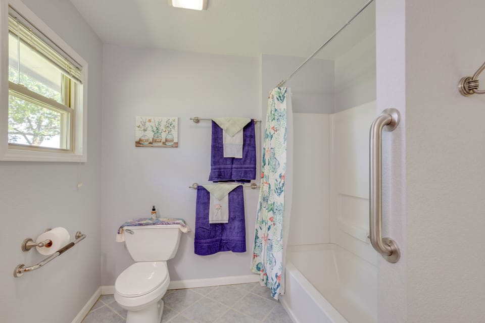 Full Bathroom | Main Floor