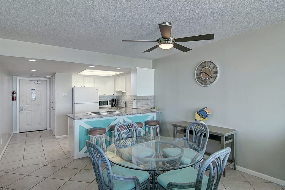 Dining Room/Kitchen