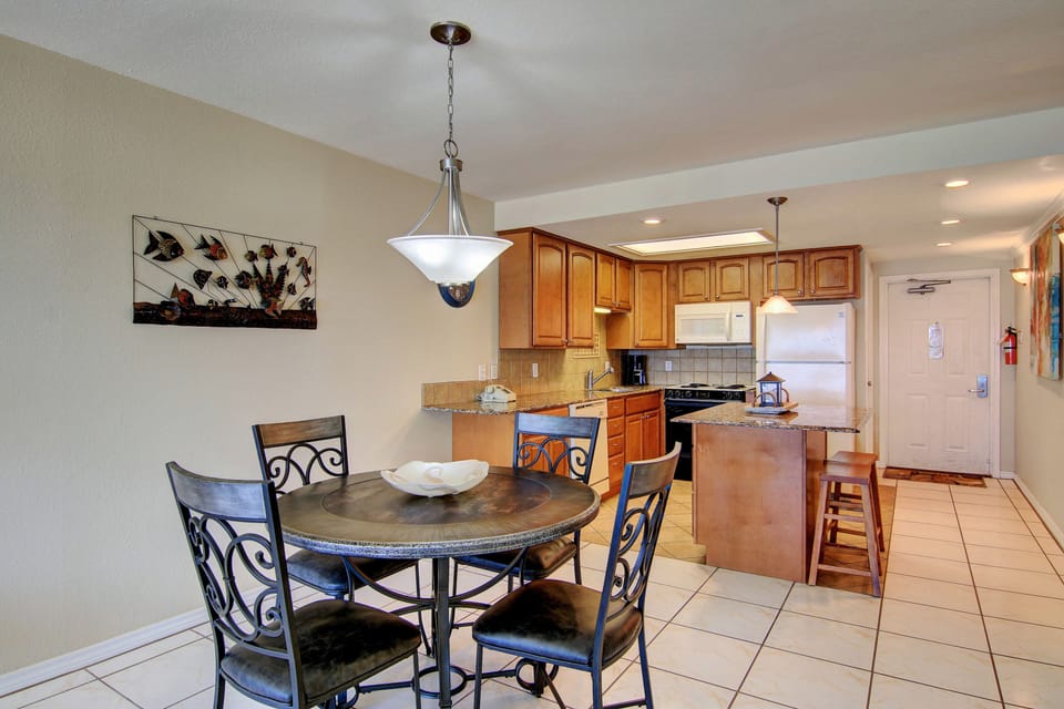 Dining Room/Kitchen