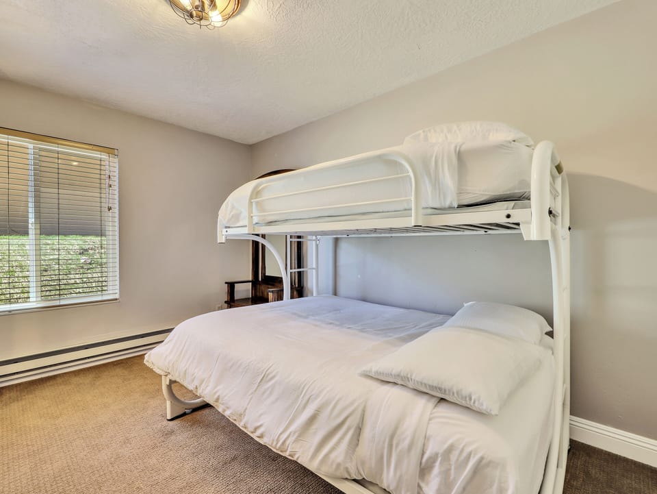 Bedroom 2  Bunk Bed - Twin over Full, Shelving units