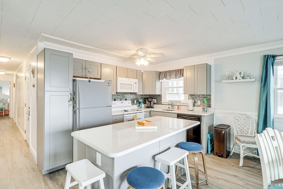 Kitchen | Single-Story Unit | 1st-Floor Condo