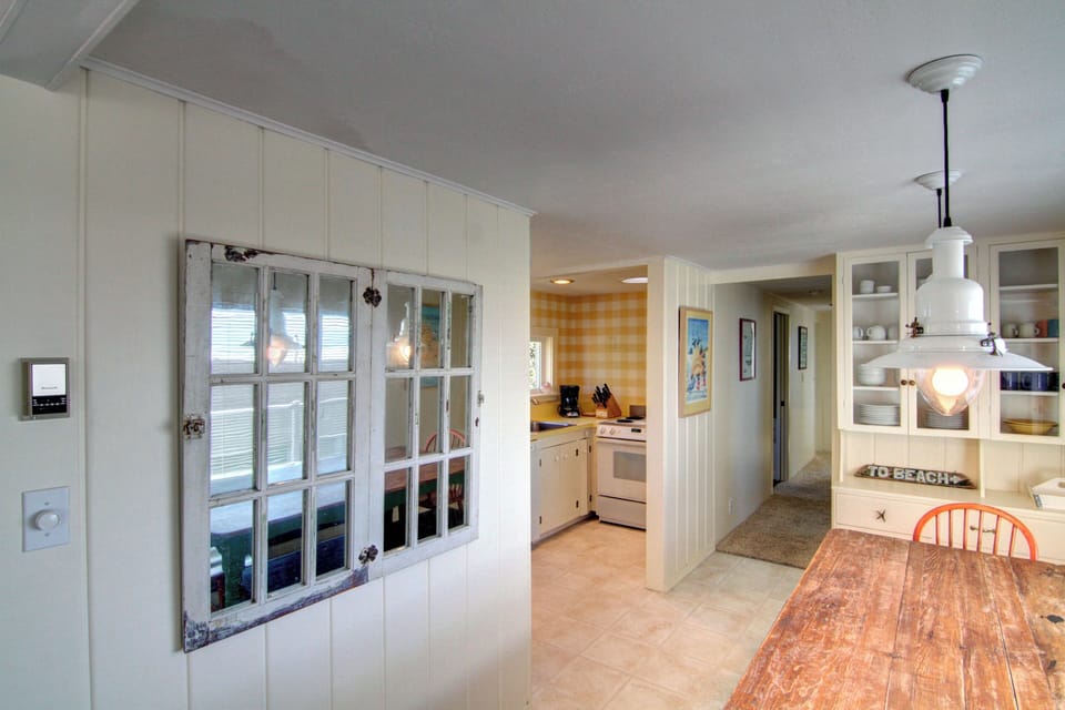 Haystack Haven Breakfast Area and Kitchen - Breakfast area and kitchen.