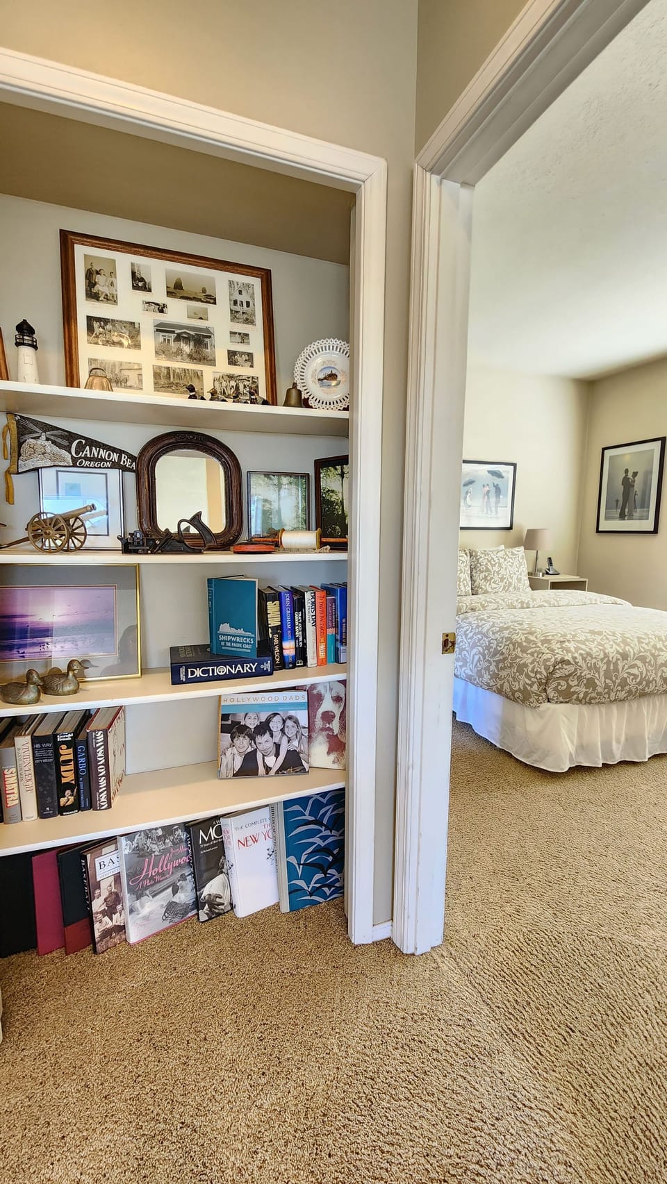 Anderson Trail House Hallway and Queen Bedroom - Anderson Trail House hallway and queen bedroom.