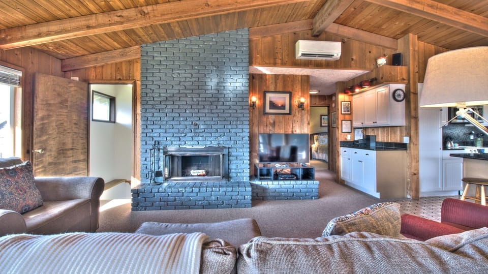 Sand Pads Second Floor Wood Burning Fireplace - Second floor wood burning fireplace.