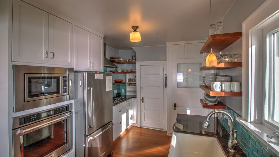 Neilson's Kitchen - Kitchen area.