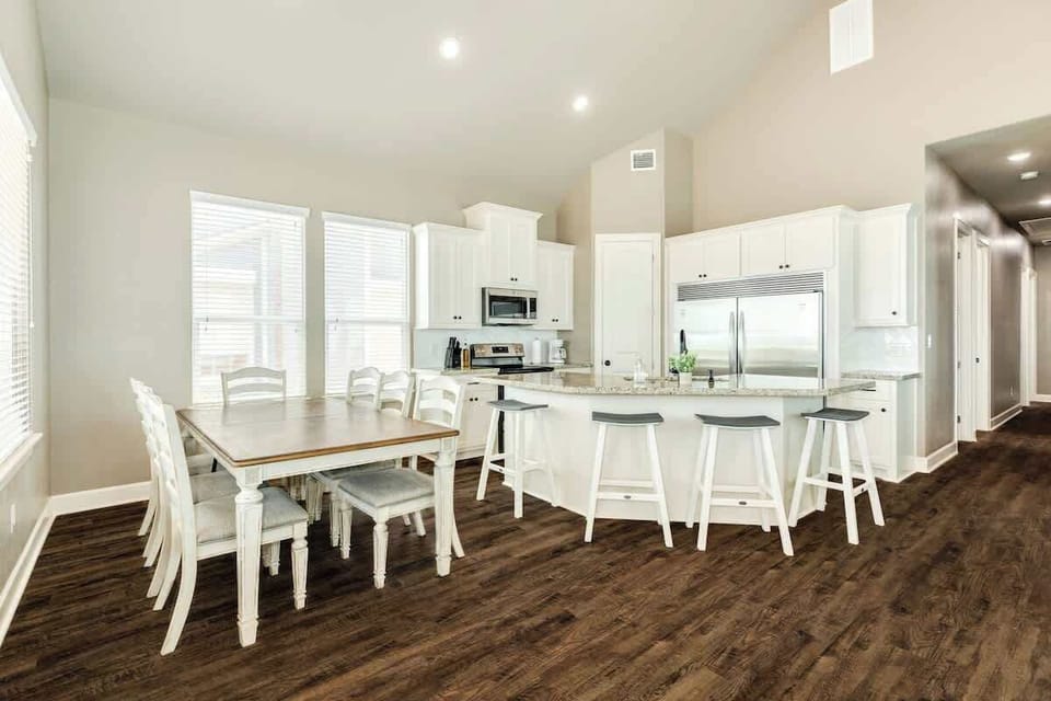 Dining area/Extra seating
