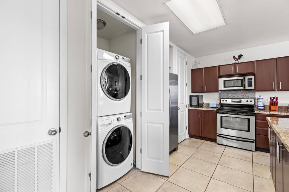 Washer and Dryer included!